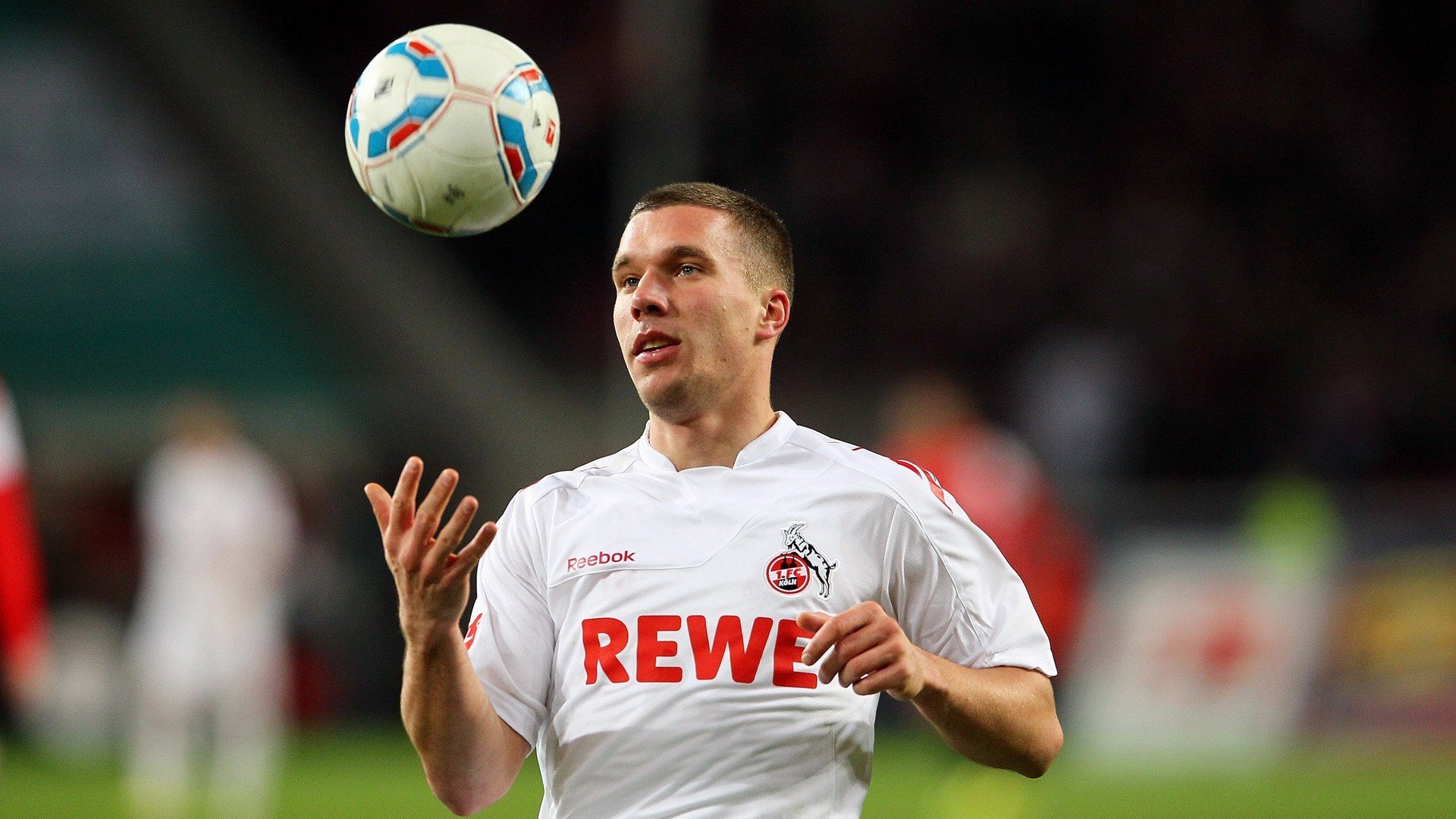 滑板街头文化展点燃城市运动热情,街头滑板场地